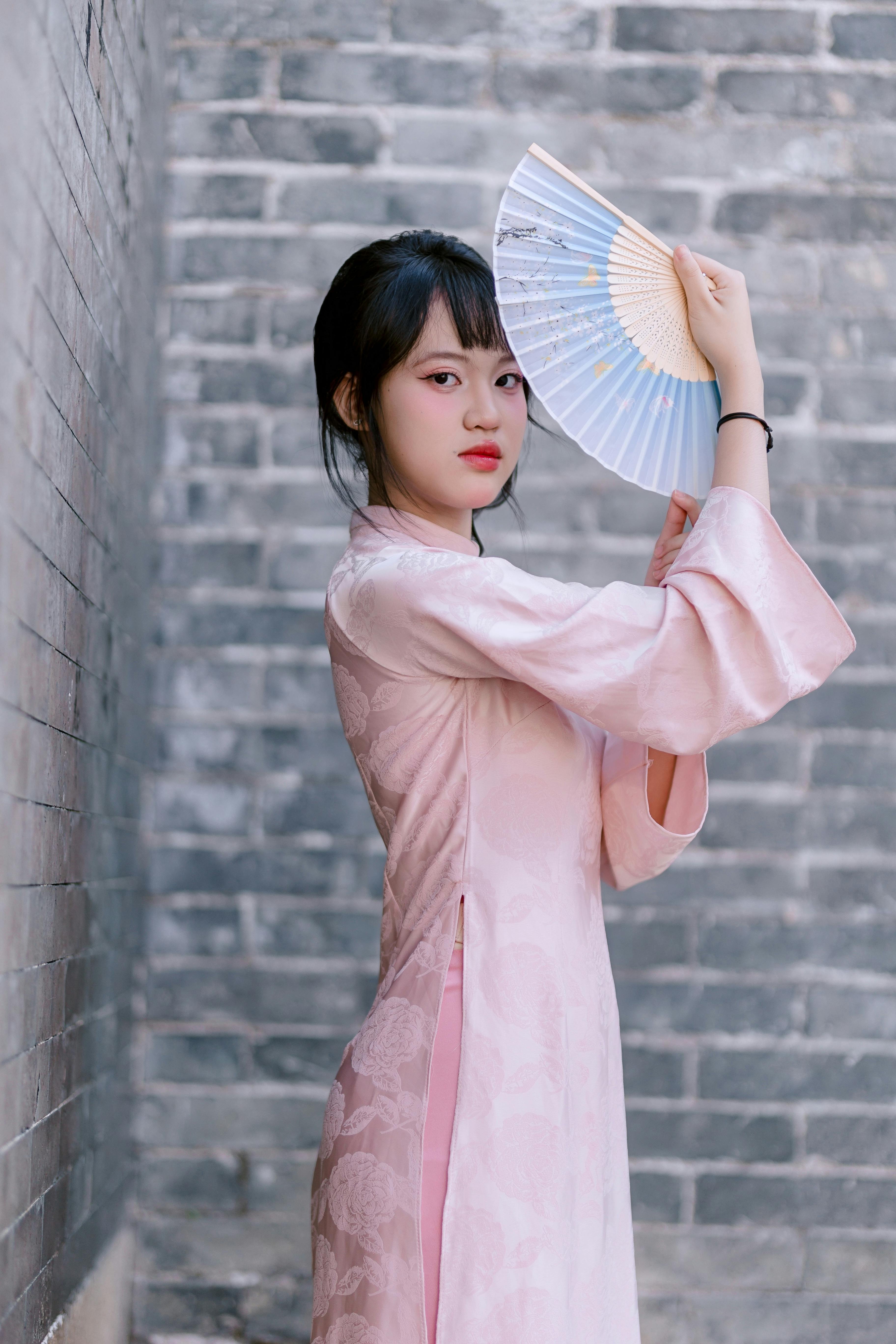 阮进盛人物氛围图